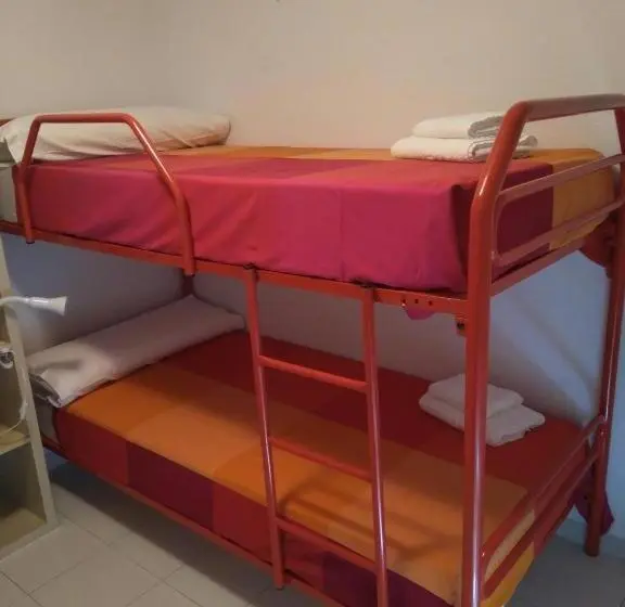 اتاق استاندارد چهار تخته, Résidencia Universitària Pare Claret   Hostel