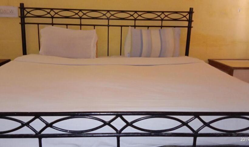 חדר דלוקס, Sparrow Inn Ankur