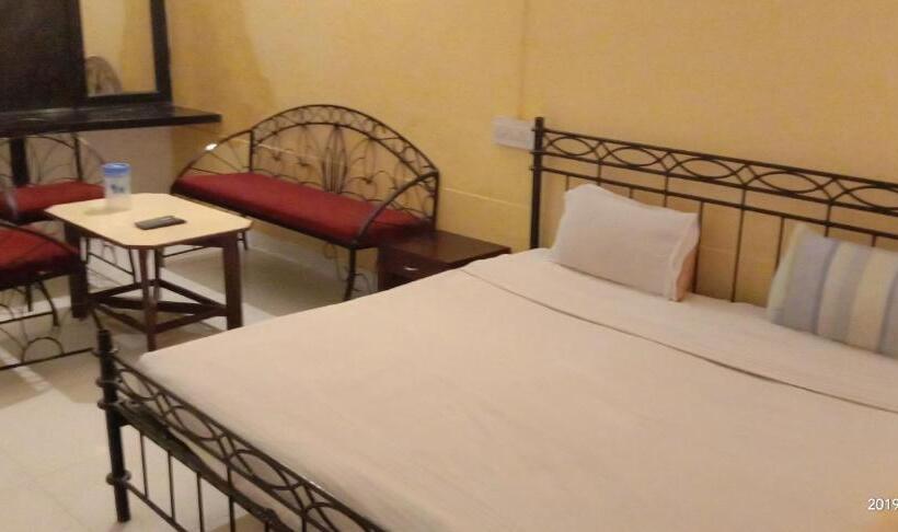 חדר דלוקס, Sparrow Inn Ankur