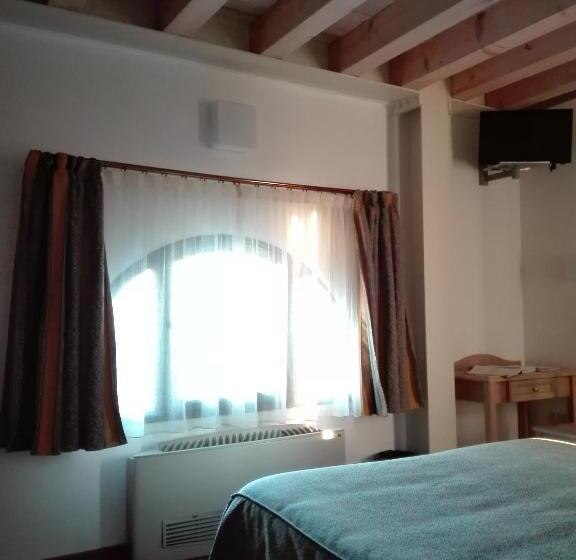 标准间, Al Bagolaro