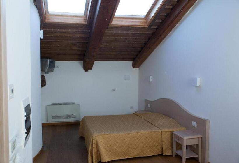 标准间, Al Bagolaro