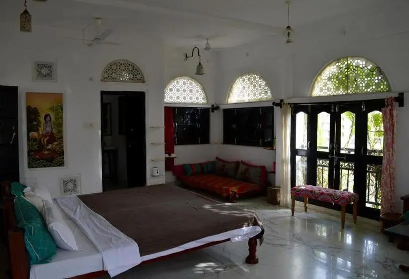 Chambre Triple Supérieure, Dia Homestay