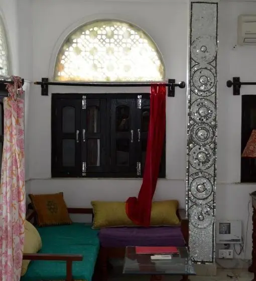 Chambre Triple Supérieure, Dia Homestay