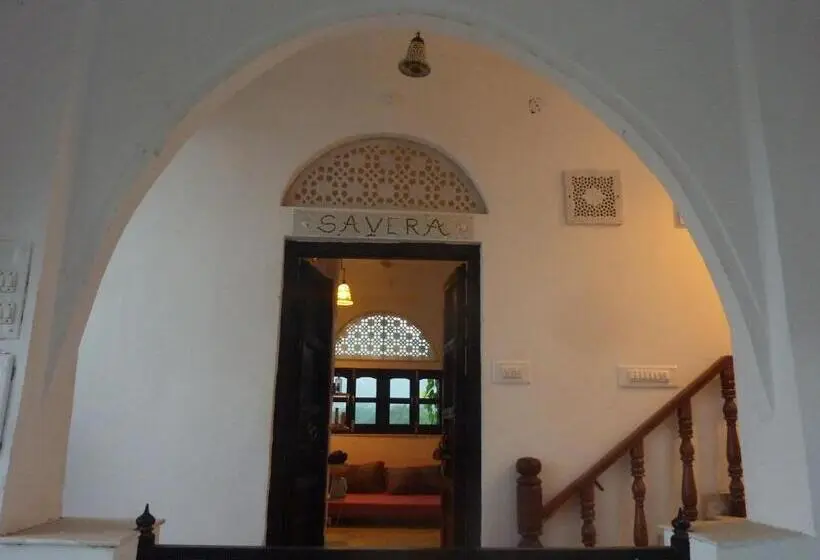 Chambre Triple Supérieure, Dia Homestay