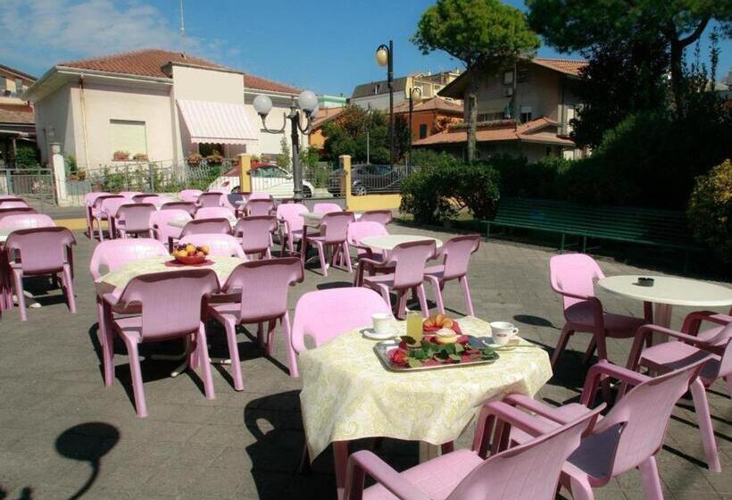 Economy Quadruple Room, Adriatico