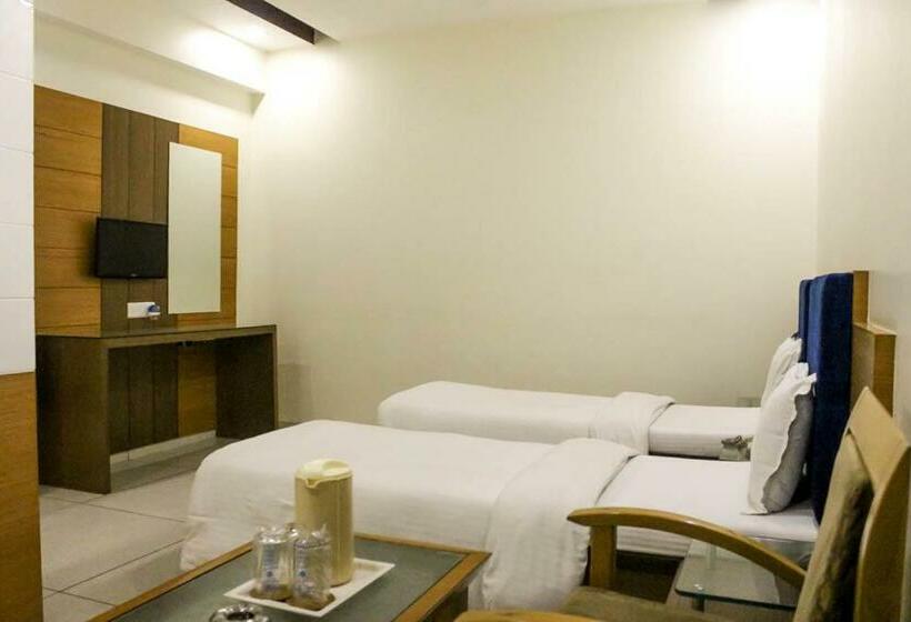 豪华房间, Apex Inn