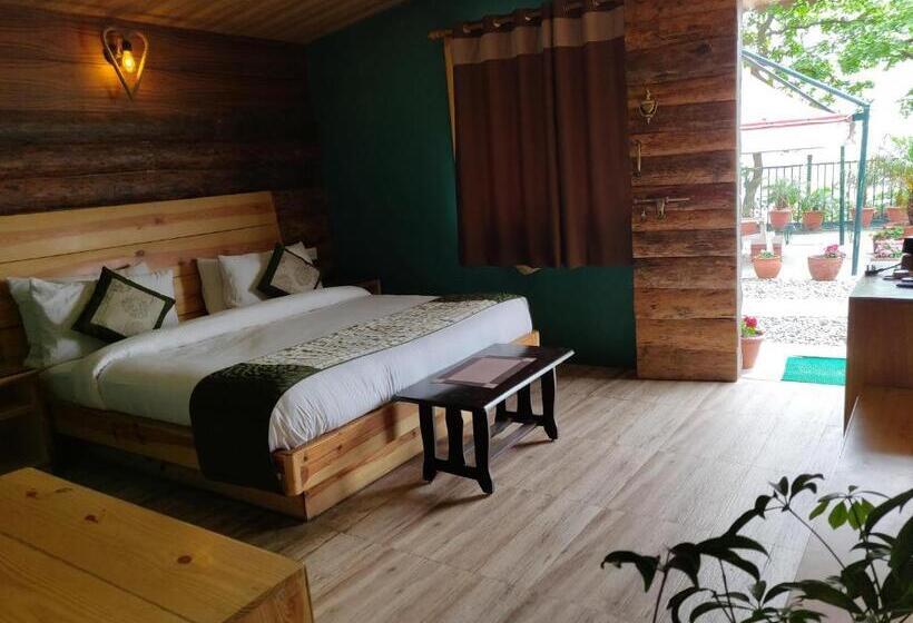 デラックスルーム, Jharipani Castle