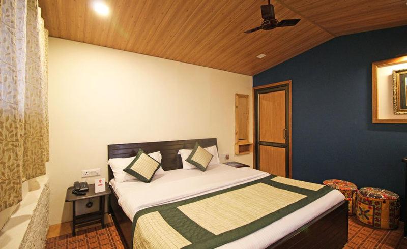 エコノミールーム, Jharipani Castle