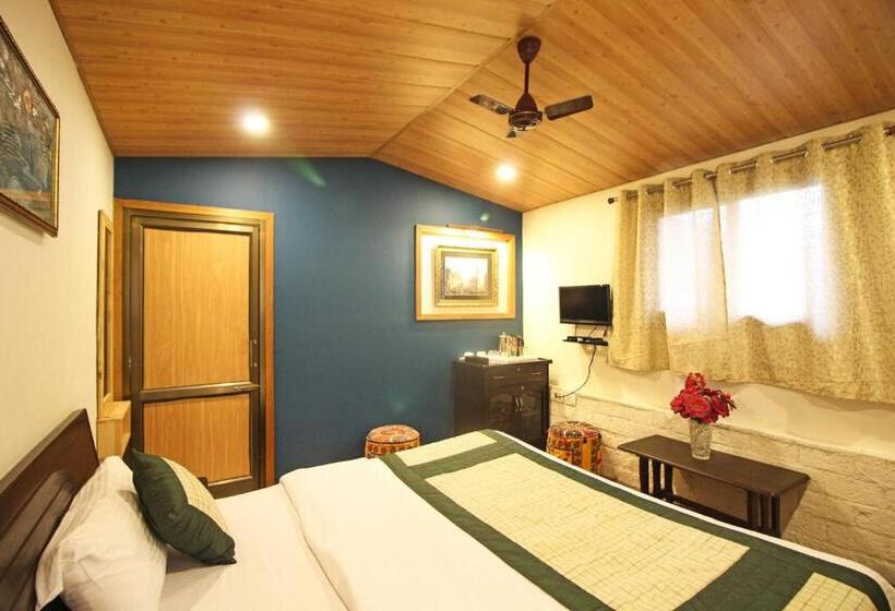 エコノミールーム, Jharipani Castle