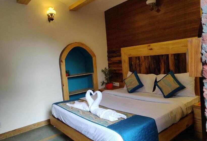 ベーシックルーム, Jharipani Castle