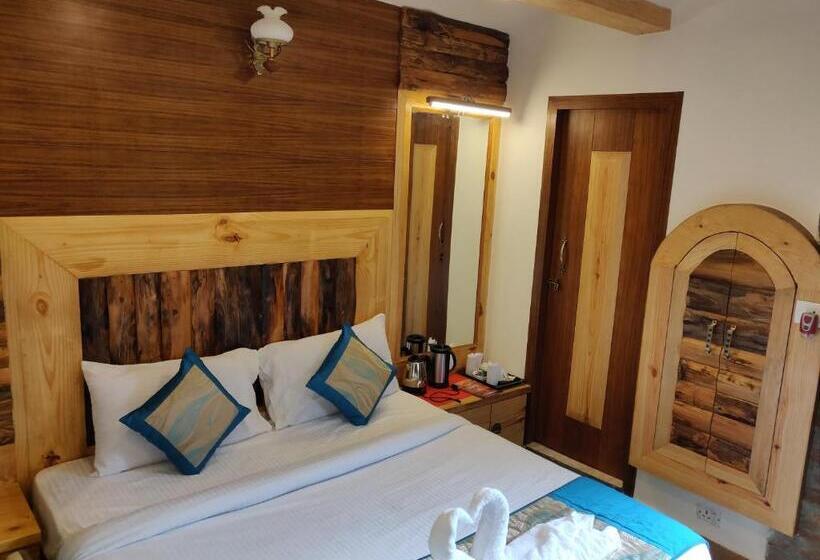 ベーシックルーム, Jharipani Castle