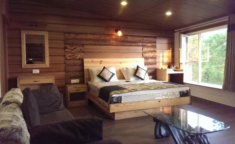 マウンテンビュースイート, Jharipani Castle