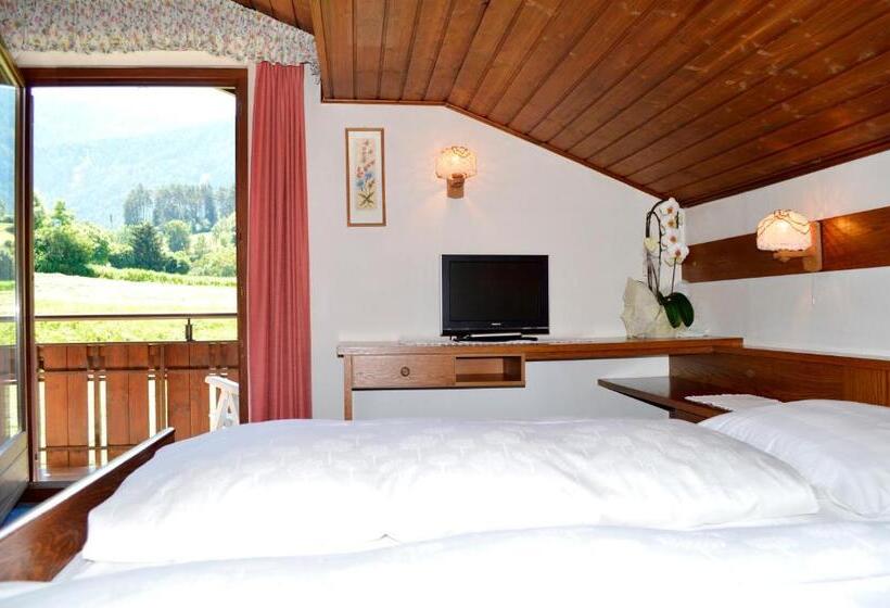 غرفة قياسية مزوَّدة بشُرفة, Pension Panorama