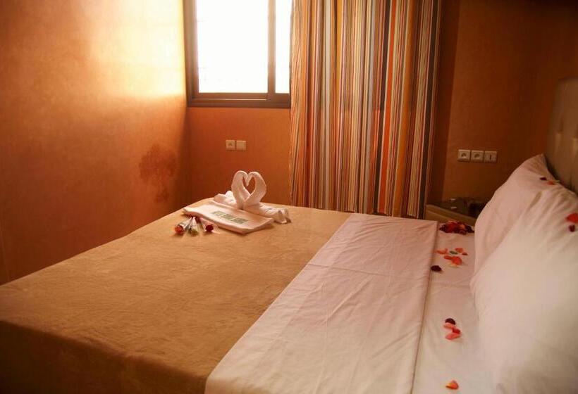 اتاق استاندارد سه نفره, Rimal Sahara