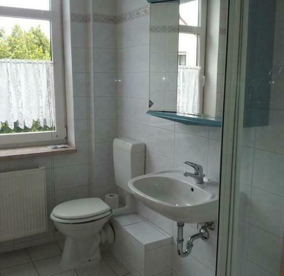 חדר סטנדרט לארבעה, Landhotel Zur Guten Quelle