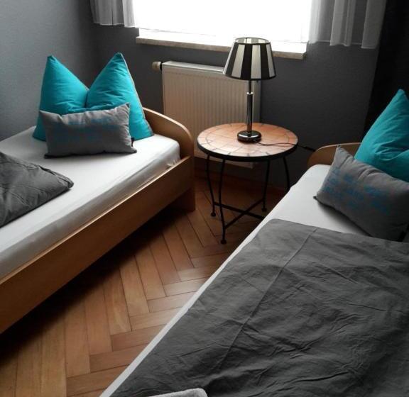 חדר סטנדרט לארבעה, Landhotel Zur Guten Quelle