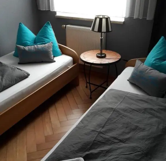 スタンダード4人部屋, Landhotel Zur Guten Quelle