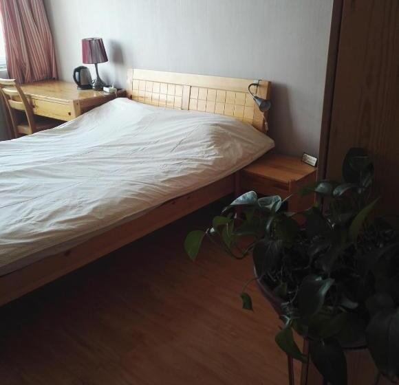 Camera Deluxe, Lete Hostel