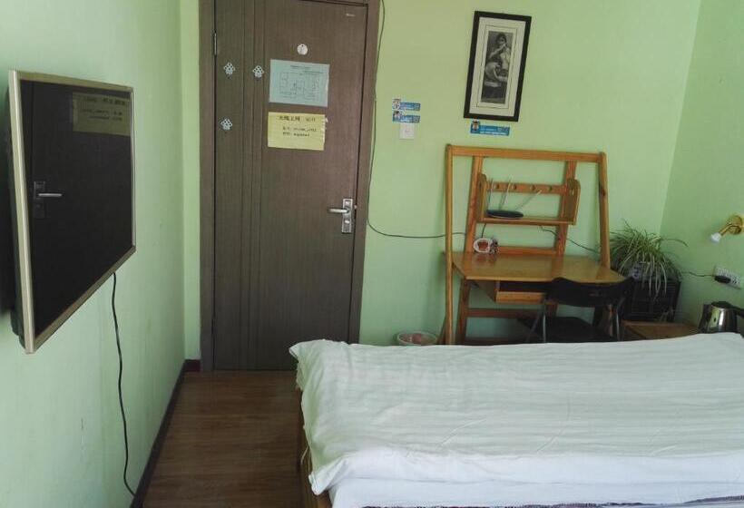 Camera Deluxe, Lete Hostel