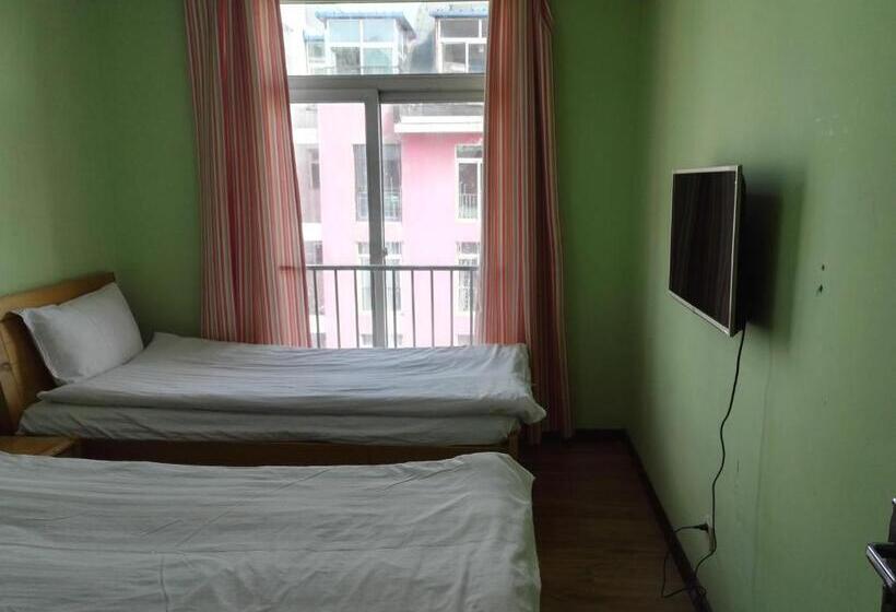 Camera Deluxe, Lete Hostel