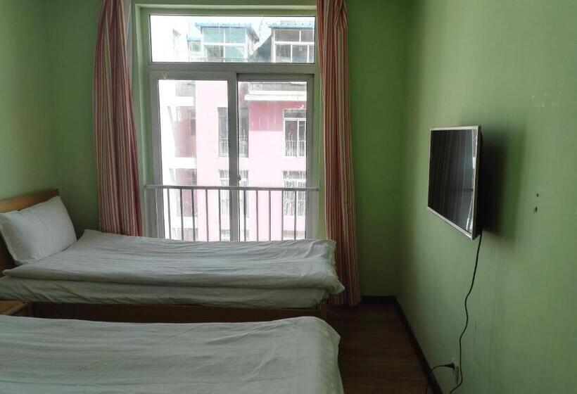 Camera Deluxe, Lete Hostel