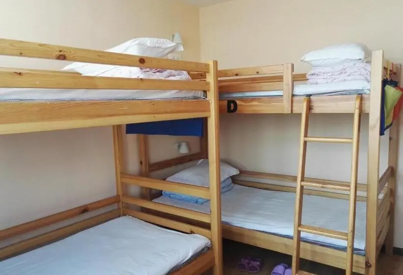 ルームシェアのワンベッド, Lete Hostel