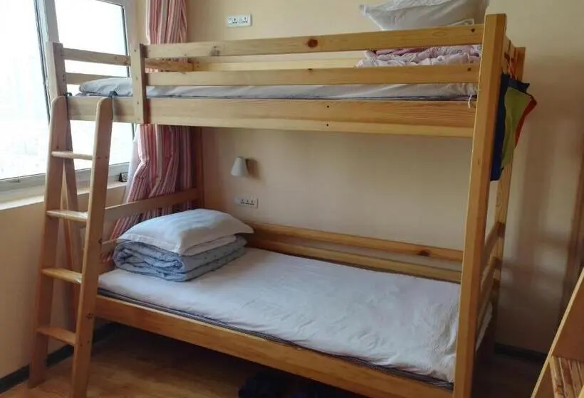 ルームシェアのワンベッド, Lete Hostel