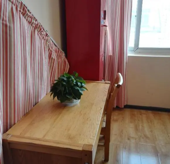 ルームシェアのワンベッド, Lete Hostel