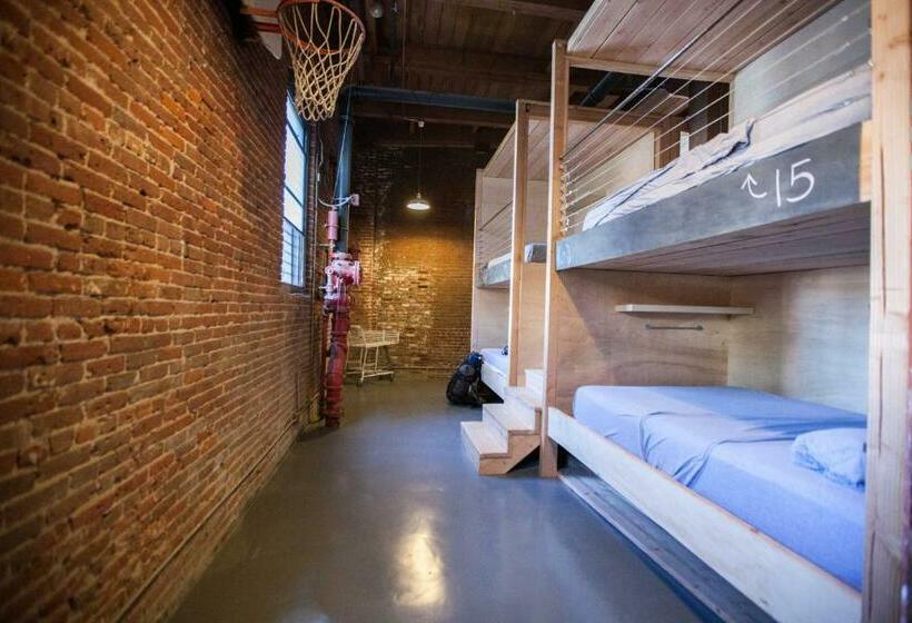 سرير فى غرفة مشتركه, Podshare Dtla