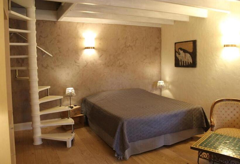 Апартаменты 2 Спальни, Côté Chambres