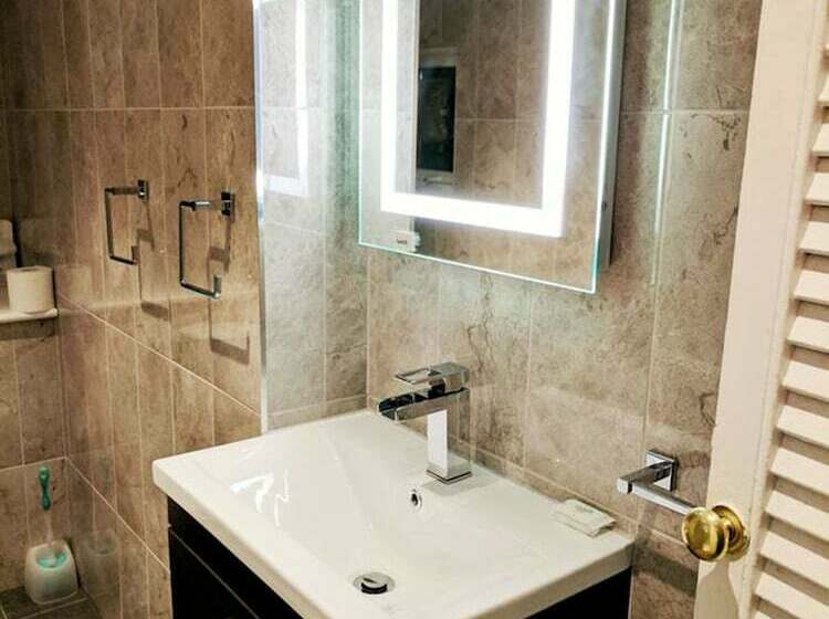 スタンダードルーム, Glendevon House