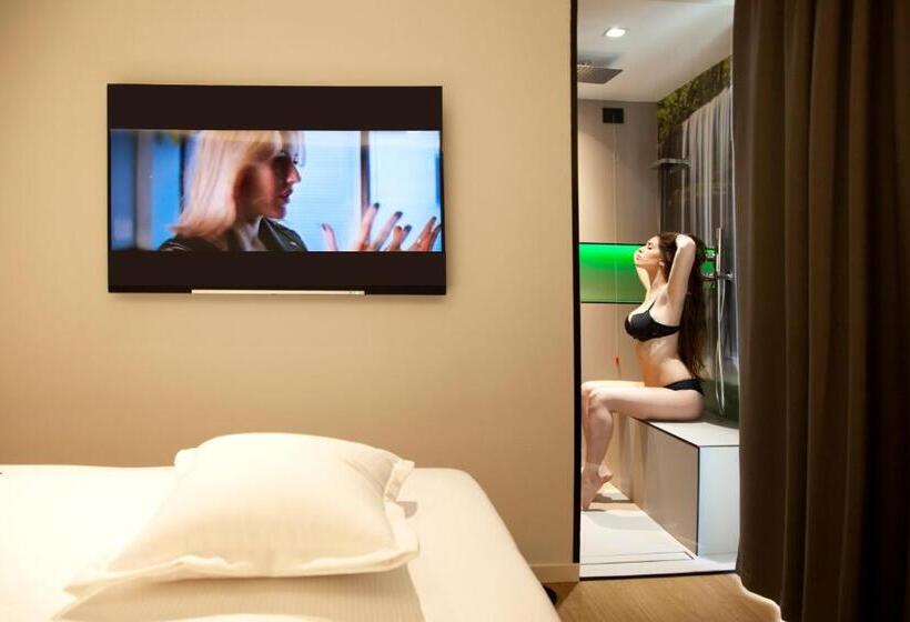 Junior Suite z Tarasem, Meg Lifestyle Hotel & Apartaments