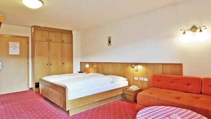 Трехместный Номер Стандарт с Балконом, Tirolerhof