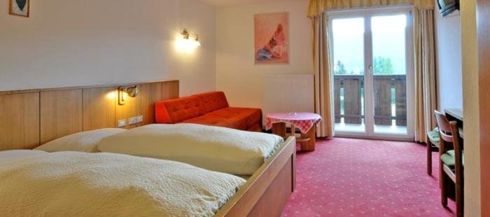 Четырехместный Номер Стандарт с Балконом, Tirolerhof