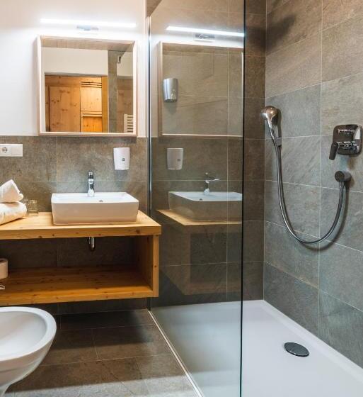 Полулюкс, Tirolerhof