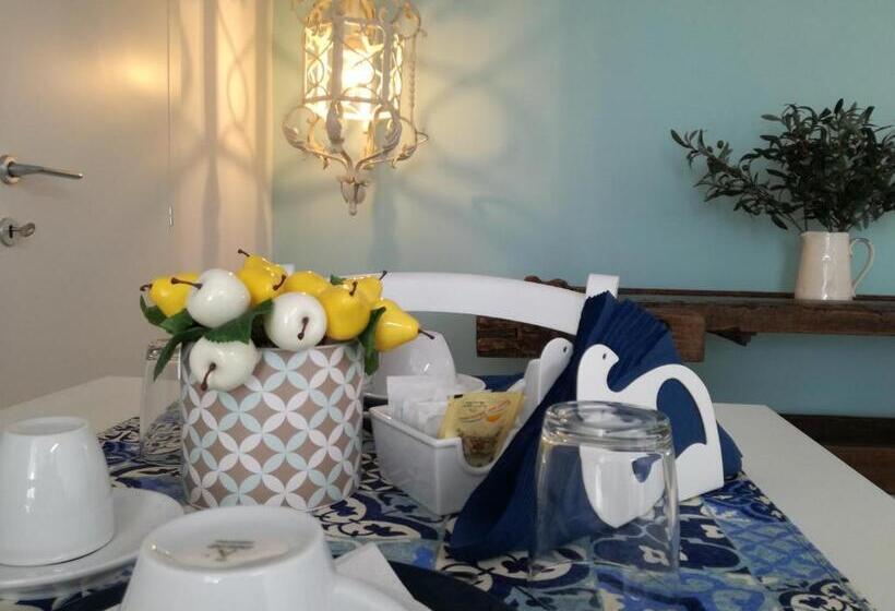 חדר סטנדרט לשלושה עם מרפסת, Casa Del Corso