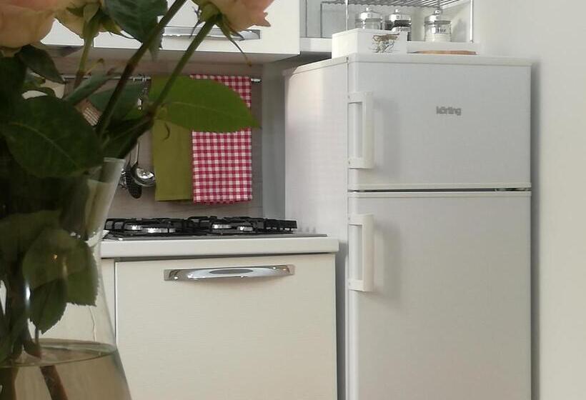 חדר משפחתי, Casa Del Corso