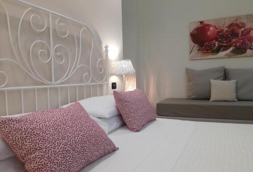 חדר משפחתי, Casa Del Corso