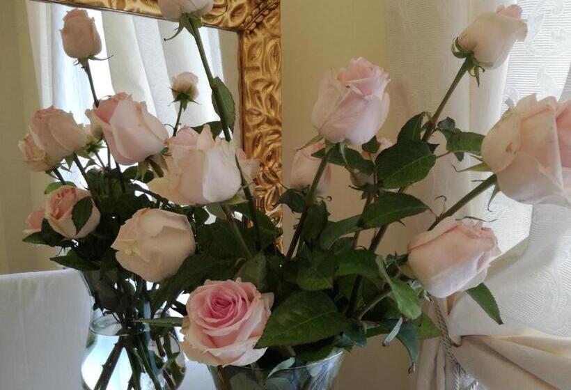 חדר סטנדרט לשלושה עם מרפסת, Casa Del Corso