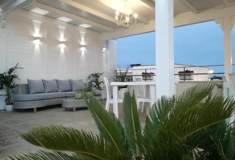 חדר משפחתי, Casa Del Corso