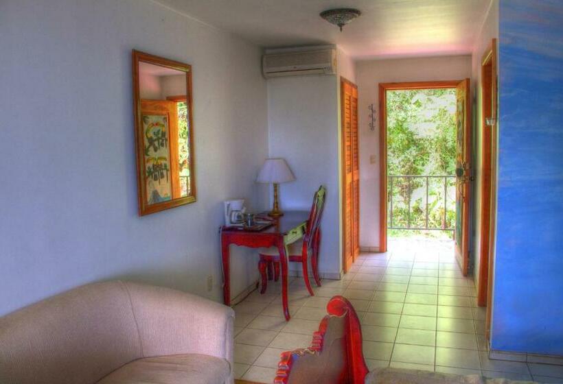 غرفة قياسية مطلّة علي البحيرة, Gingerbread Restaurant &