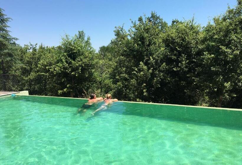 스탠다드 스튜디오 풀장 전망, Sous Les Oliviers Jacuzzi Studios De Standing Tout équipés