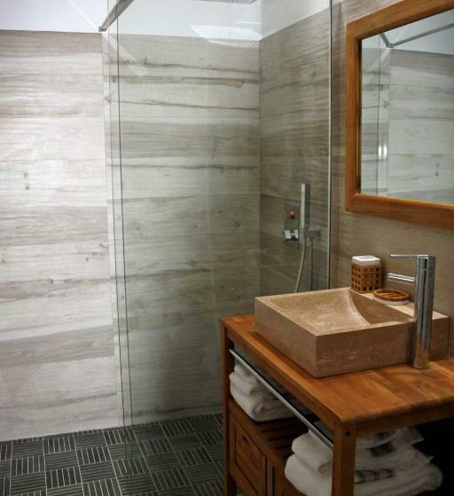 스탠다드 스튜디오 풀장 전망, Sous Les Oliviers Jacuzzi Studios De Standing Tout équipés