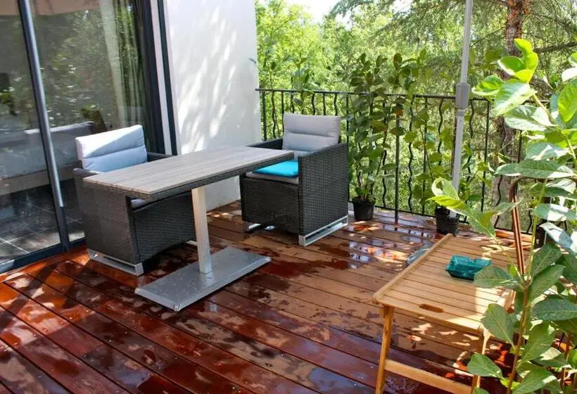 Standard-studio Allasnäkymä, Sous Les Oliviers Jacuzzi Studios De Standing Tout équipés