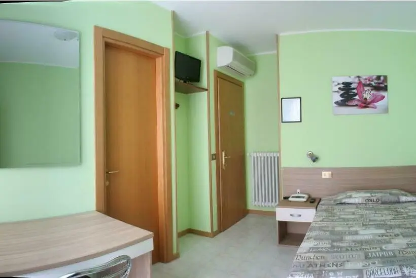 スーペリアシングルルーム, Albergo Esperia
