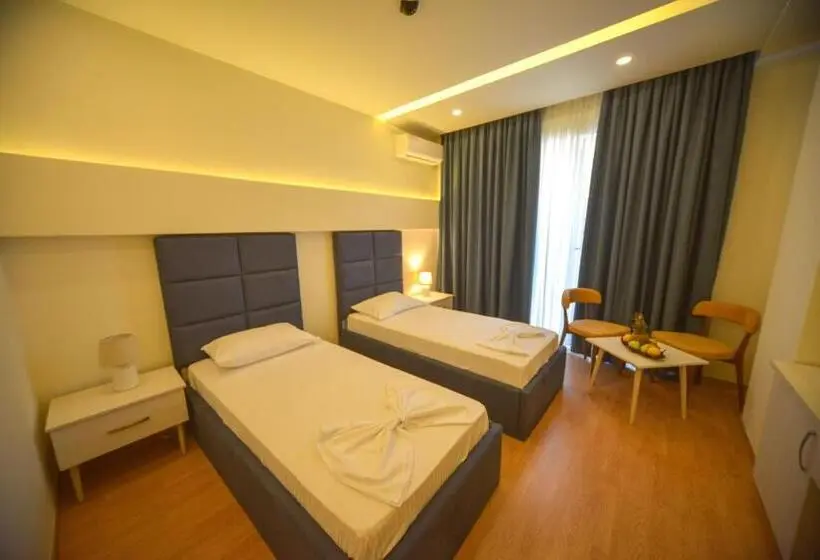 Standard Room King Bed Adapted for people with reduced mobility