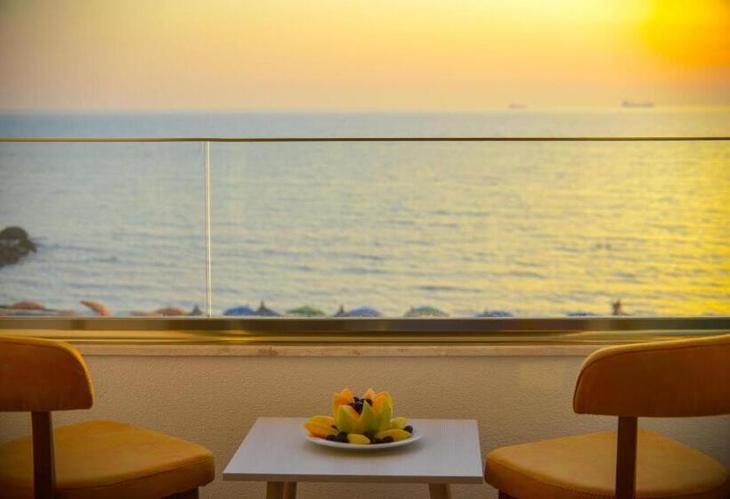 חדר דלוקס לשלושה עם נו לים, Elesio