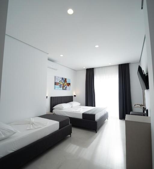 Трехместный Номер Стандарт с Балконом, Kapri