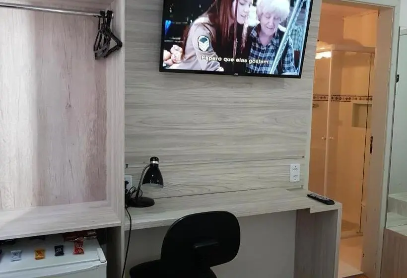 デラックスの4人部屋, Lages Plaza