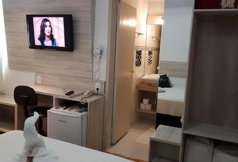 デラックスの4人部屋, Lages Plaza